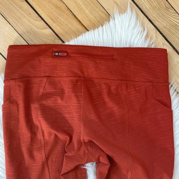 Lululemon Pace Rival Crop 22" Stride Emboss Cayenne Red Orange, Size 8 - Picture 9 of 15